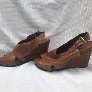 Aerosoles Criss-Cross Heels EUC size 7